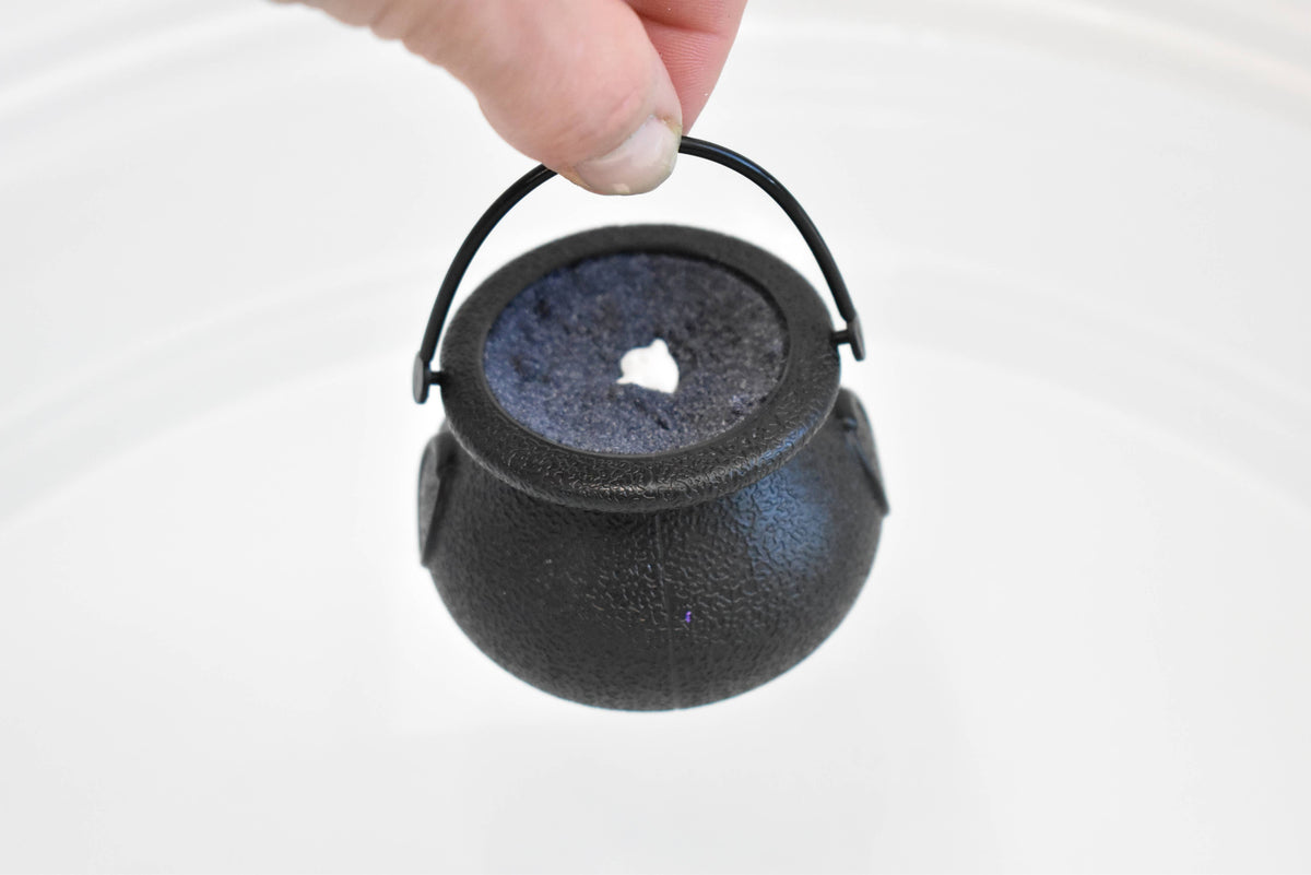 Bubbling Cauldron Halloween Bath Bomb - Ghostie