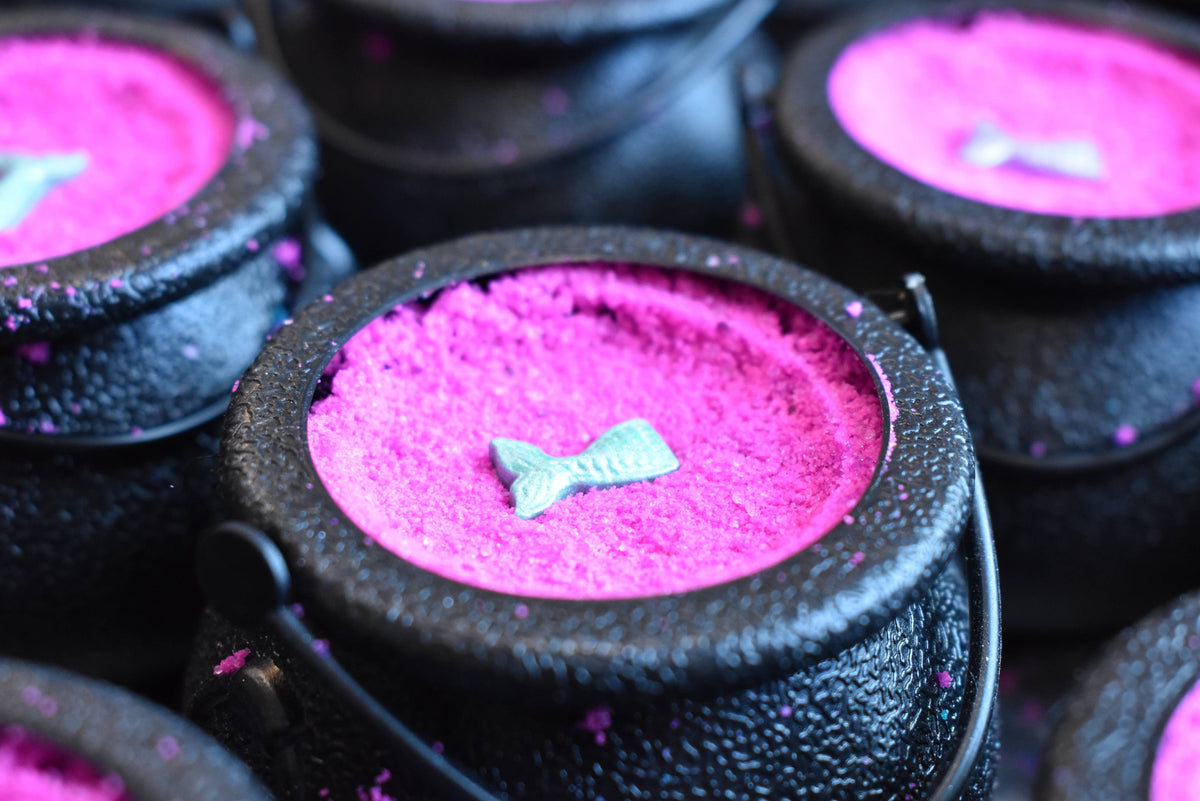 Bubbling Cauldron Halloween Bath Bomb - Mermaid