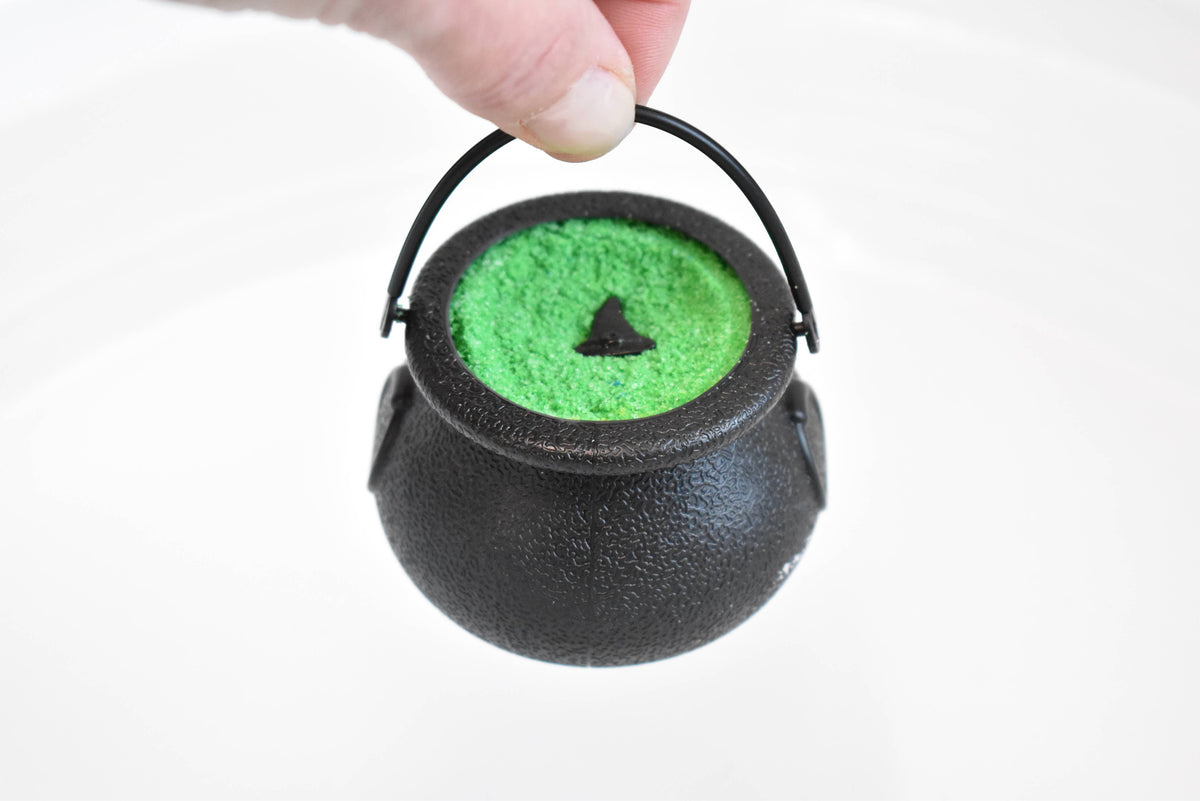 Bubbling Cauldron Halloween Bath Bomb - Witchy